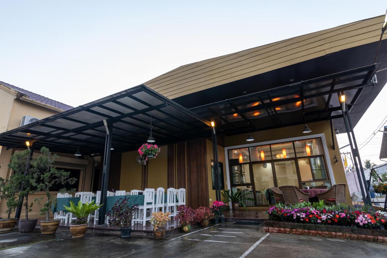 The Palm Garden Hotel Chiang Rai Bagian luar foto